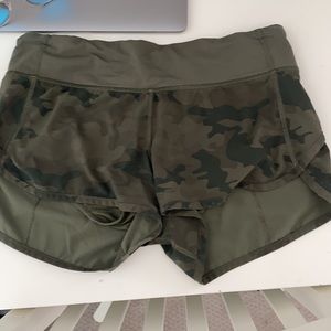 Lulu lemon speed up shorts!